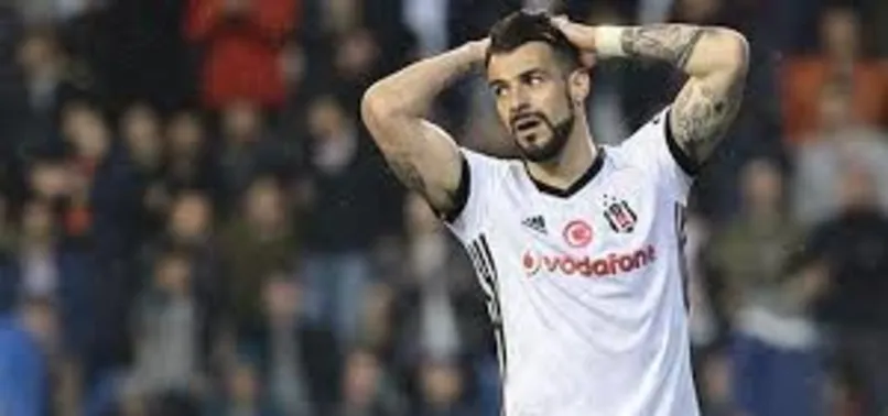 Beşiktaş'ta Negredo sakatlandı
