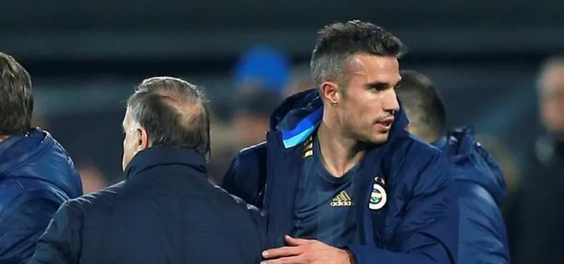 PSG, gözünü Robin van Persie'ye çevirdi