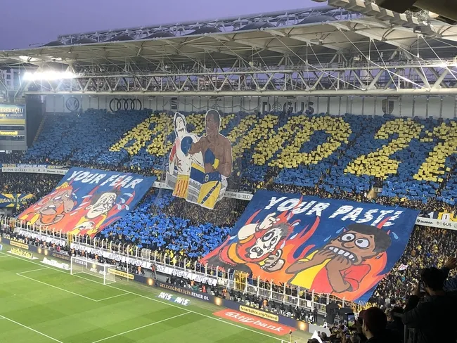 Fenerbahçe'den Galatasaray'a koreografili gönderme - 3