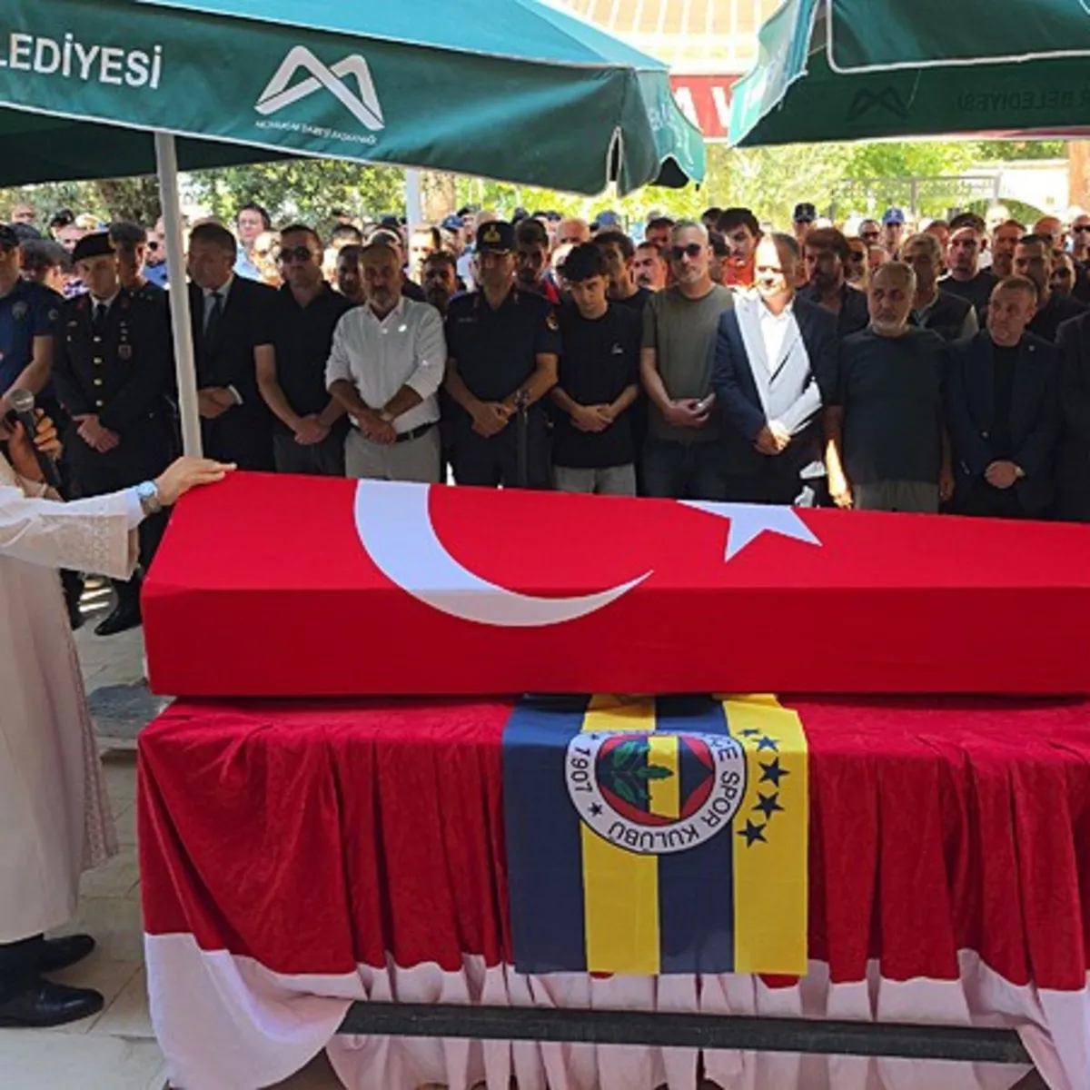 Fenerbahçe - Beşiktaş maçında hayatını kaybeden Gazi Gerçek Yaşar, son yolculuğuna uğurlandı
