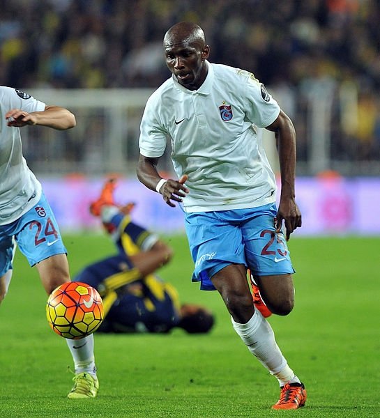 Galatasaray’da Mbia sürprizi