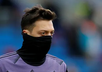 Arsenal'den flaş Mesut Özil kararı!