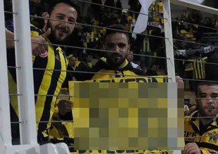 Fenerbahçeli taraftarlardan Riekerink göndermesi