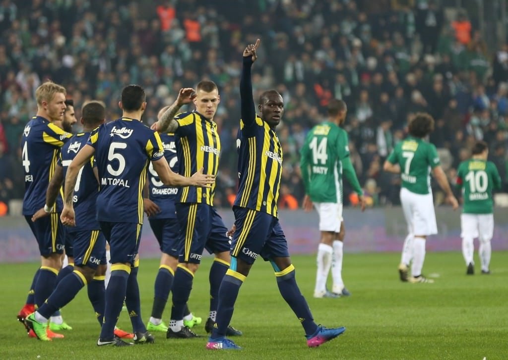 Bursaspor-Fenerbahçe karşılaşmasından kareler