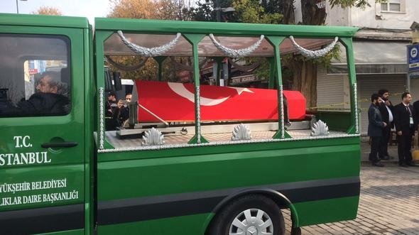 Efsane son yolculuğuna uğurlandı