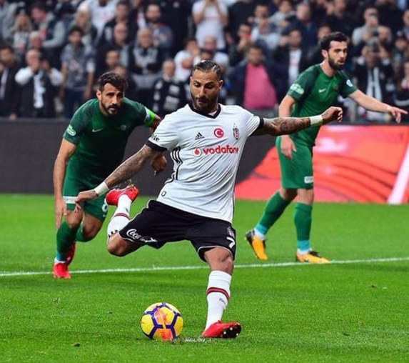 Beşiktaş’ın penaltısında o an...