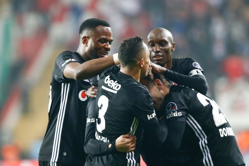Kagawa’dan olay açıklama! Sezon sonunda...