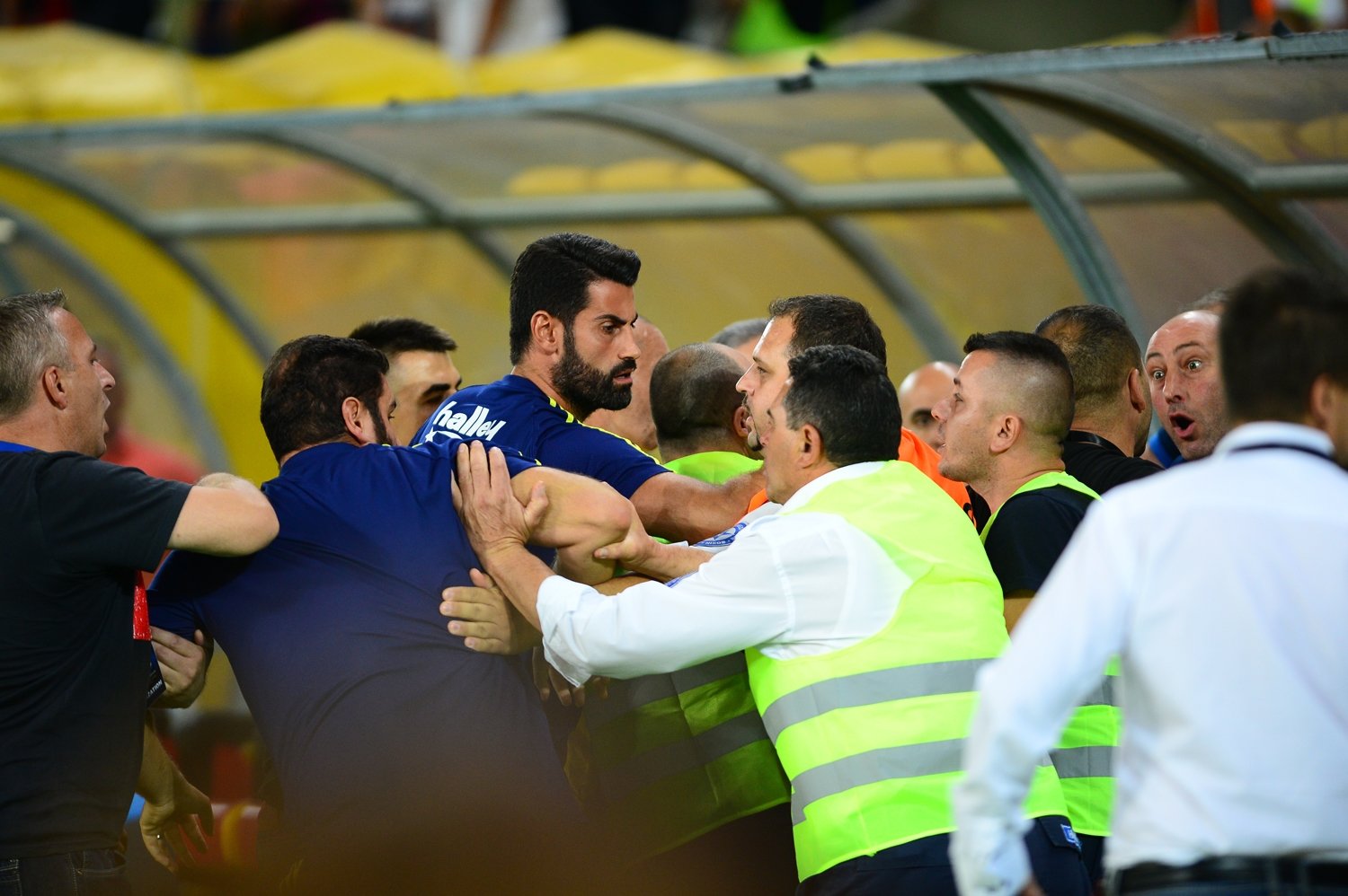 Vardar-Fenerbahçe maçı sonrası gerilim!