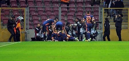 Arena koridorlarında büyük kavga