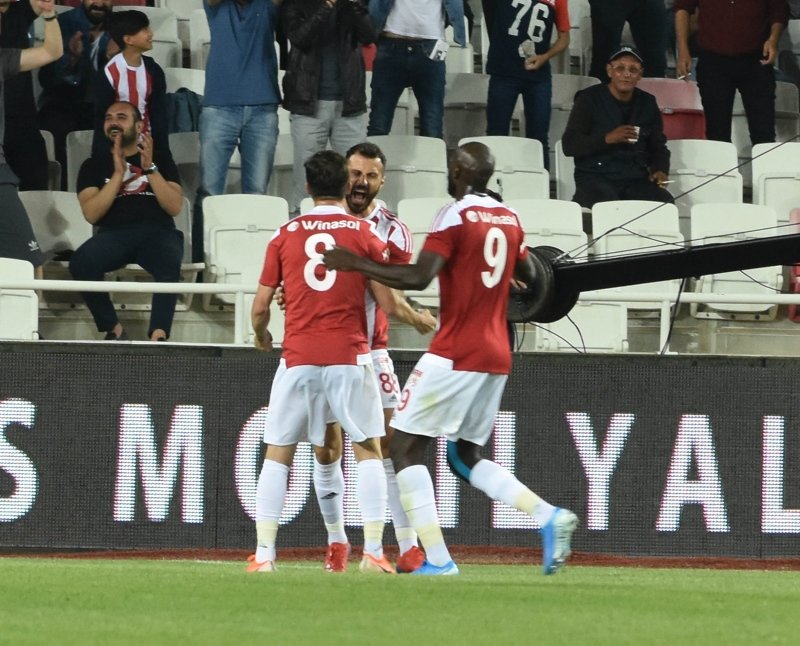 Sivasspor - Fenerbahçe maçından kareler