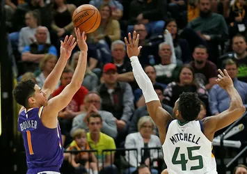 Booker'ın 59 sayısı Suns'a yetmedi