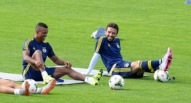 Gökhan Gönül Barcelona’dan haber bekliyor!