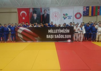 Milli judoculardan asker selamlı destek