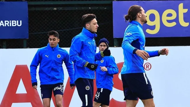 SON DAKİKA FENERBAHÇE HABERLERİ - Kanarya'ya Mesut Özil'den müjde! Göztepe maçı öncesi... - 2
