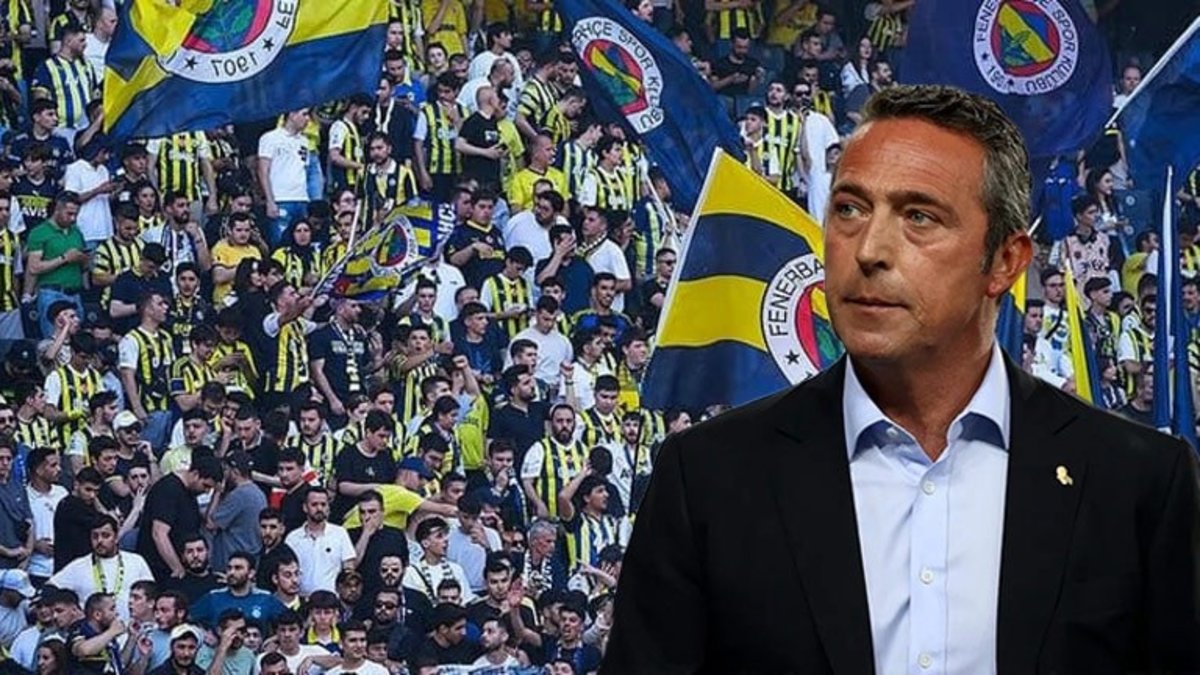 Fenerbahçe taraftarından Ali Koç’a tepki! İstifa sloganları Mersin'de yankılandı Fenerbahçe taraftarından Ali Koç’a tepki! İstifa sloganları Mersin'de yankılandı