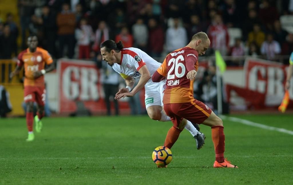 Antalyaspor-Galatasaray karşılaşmasından kareler