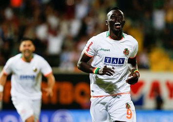 Alanyaspor Cisse önderliğinde üst sıralarda!