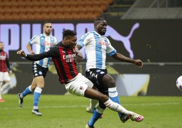 Napoli Milan'ı deplasmanda devirdi!