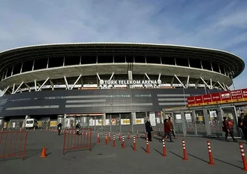 G.Saray'da stadın adı değişiyor!