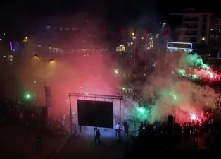 Akhisar sokağa döküldü!