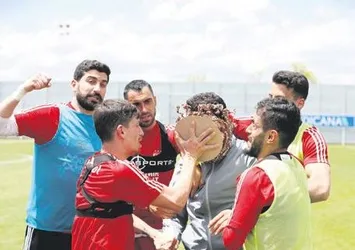 Mert Hakan Emre Kılınç şov