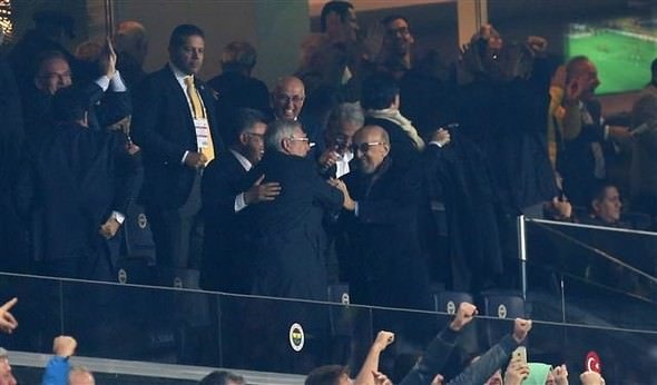 Aziz Yıldırım havalara uçtu