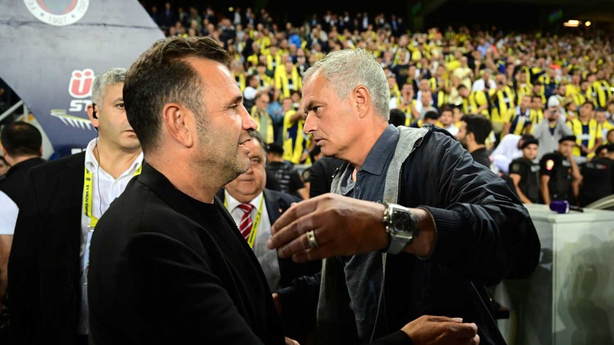 Galatasaray - Fenerbahçe derbisinin tarihi belli oldu! Galatasaray - Fenerbahçe derbisinin tarihi belli oldu!