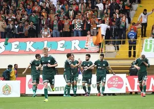 Atiker Konyaspor son dakikada altın buldu