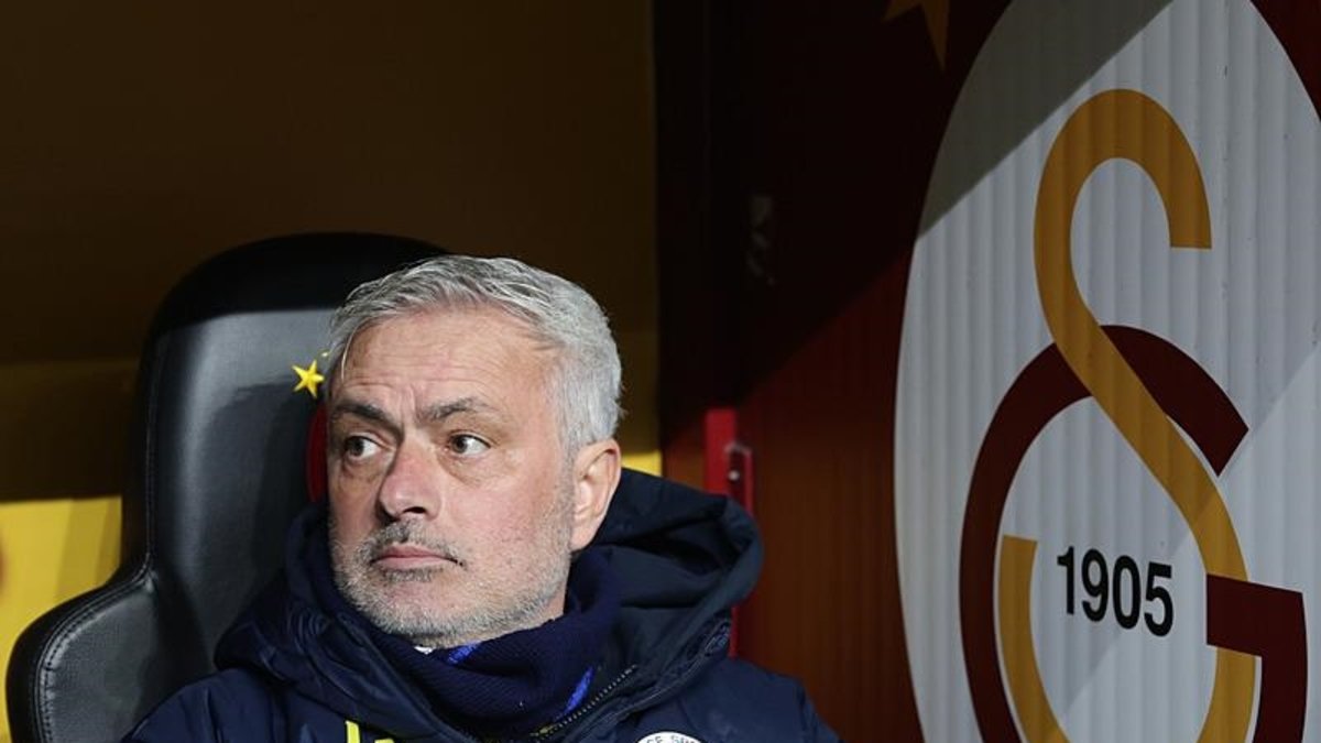 FENERBAHÇE HABERLERİ | Jose Mourinho'dan Galatasaray'a ırkçılık yanıtı! Akıllıca davranmadılar FENERBAHÇE HABERLERİ | Jose Mourinho'dan Galatasaray'a ırkçılık yanıtı! Akıllıca davranmadılar