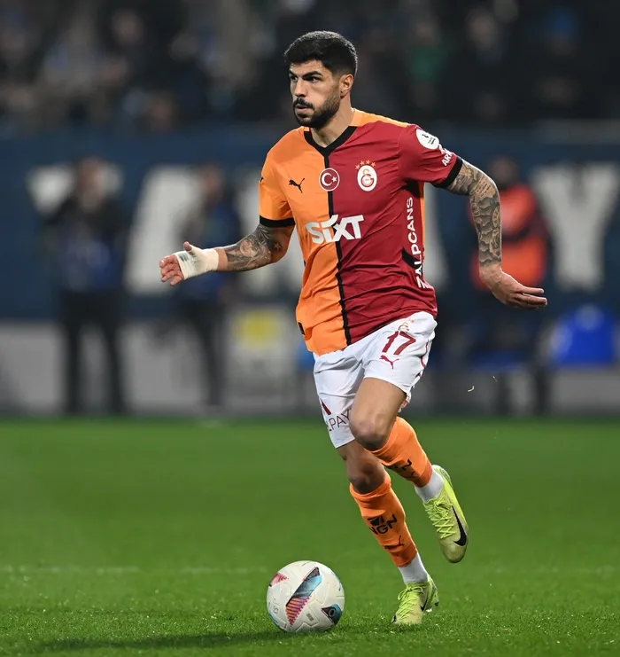 Galatasaray'da şok sakatlık! Oyuna devam edemedi - 1