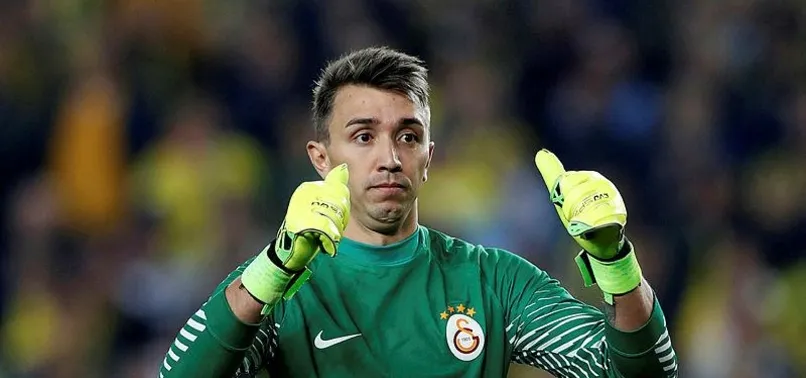 Fernando Muslera Cem Yılmaz'ı geçti