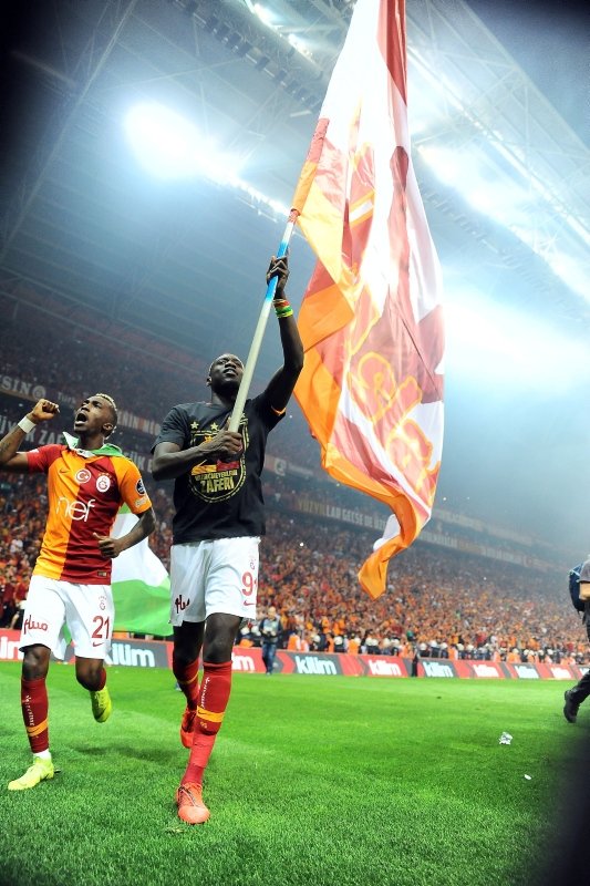 Galatasaray şampiyonluğu böyle kutladı! İşte görüntüler