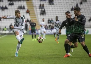 Akhisar deplasmanda Konyaspor'u farklı geçti