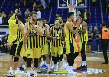 Fenerbahçe Doğuş seride 1-0 öne geçti