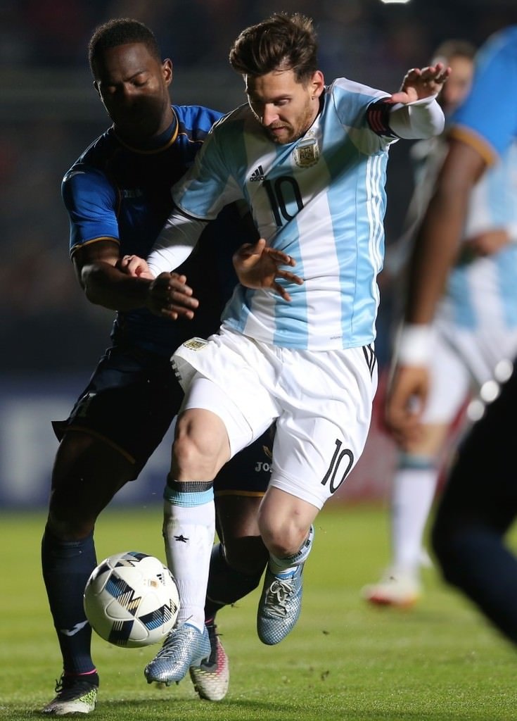Messi milli maçta sakatlandı