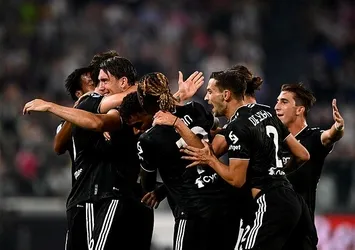Juve evinde acımadı!