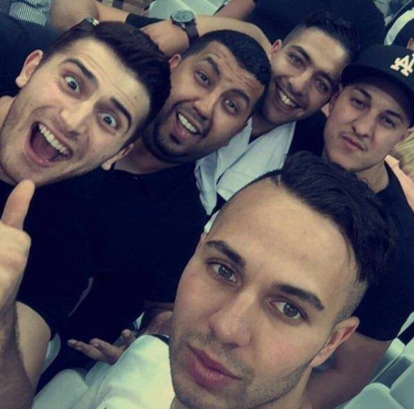 Ünlüler Beşiktaş’ın şampiyonluğunu böyle kutladı.