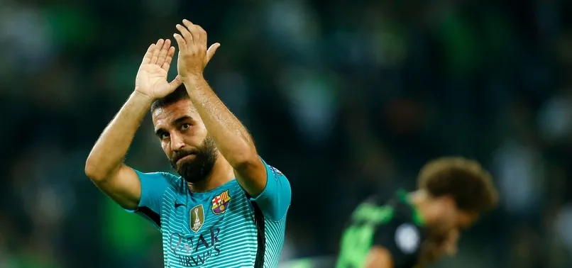 Arda Turan’dan ‘Akademi’ye davet