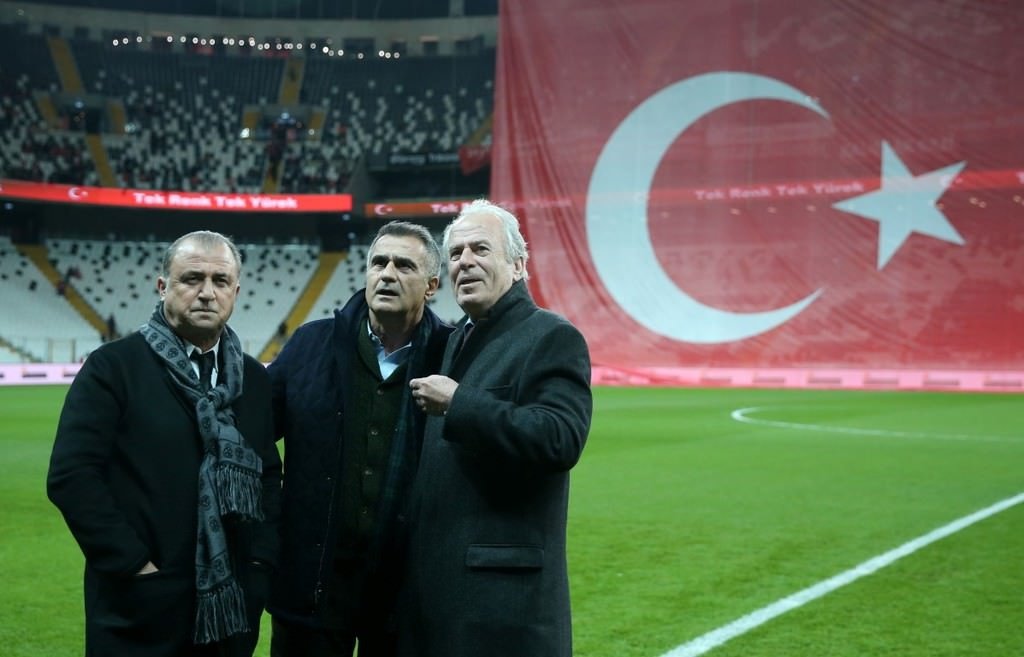 Yıldızlar teröre karşı sahaya indi