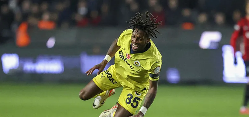 Fenerbahçe'de Fred şoku! Oyuna devam edemedi