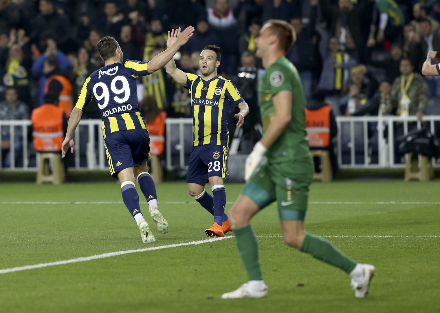 Valbuena yıldızları solladı ama...