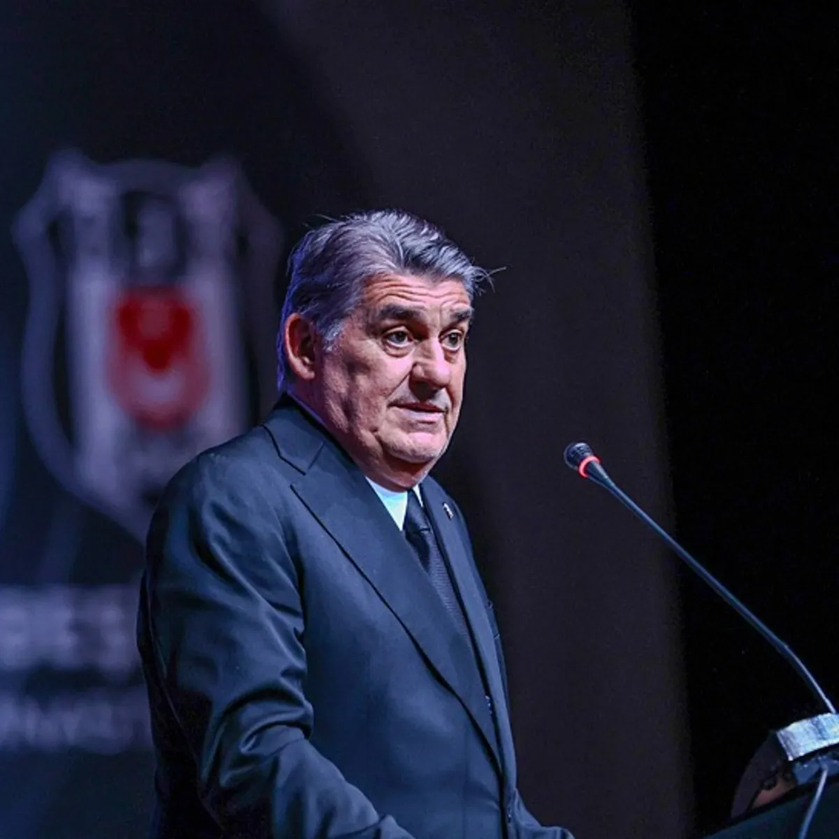 Serdal Adalı, Beşiktaş'taki projelerin süreceğini açıkladı