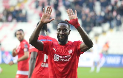 Sivasspor forması giyen Mustapha Yatabare Samuel Eto’o’dan sonra bir ilke imza attı!