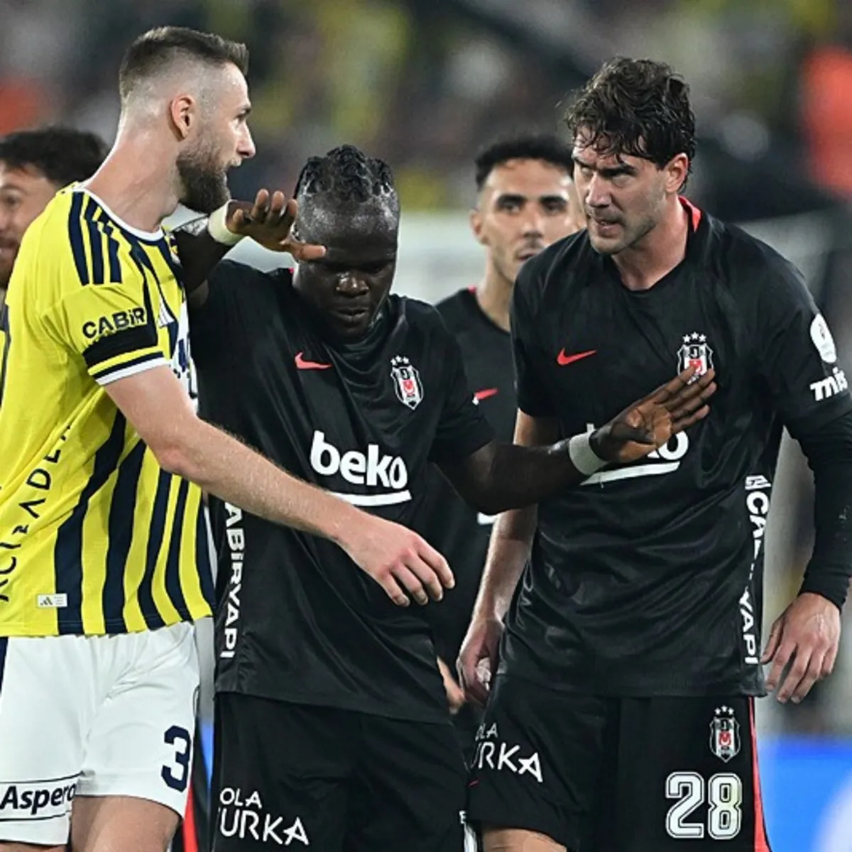 Beşiktaş'ın derbi zaferi dış basında: Vlahovic Fenerbahçe'yi susturdu