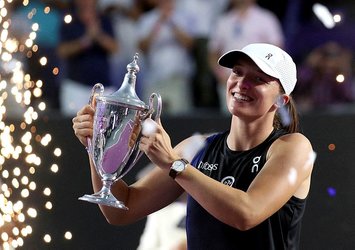 WTA'de şampiyon Swiatek!