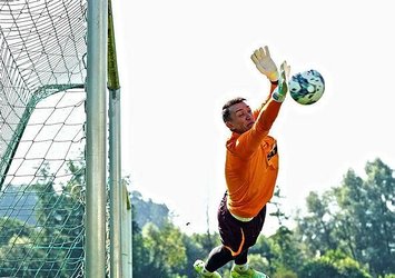 Muslera'ya talip çıktı!