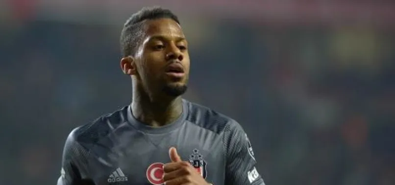 Lens yine sağ bekte!