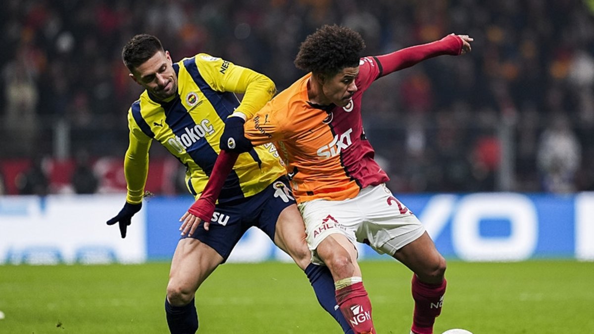 Spor yazarları Galatasaray - Fenerbahçe maçını yorumladı! Spor yazarları Galatasaray - Fenerbahçe maçını yorumladı!