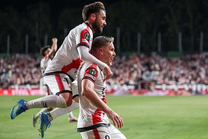 Rayo Vallecano finale göz kırptı!