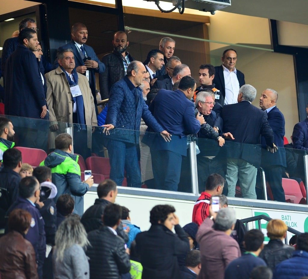 Konya’da olay! Aziz Yıldırım çıldırdı!